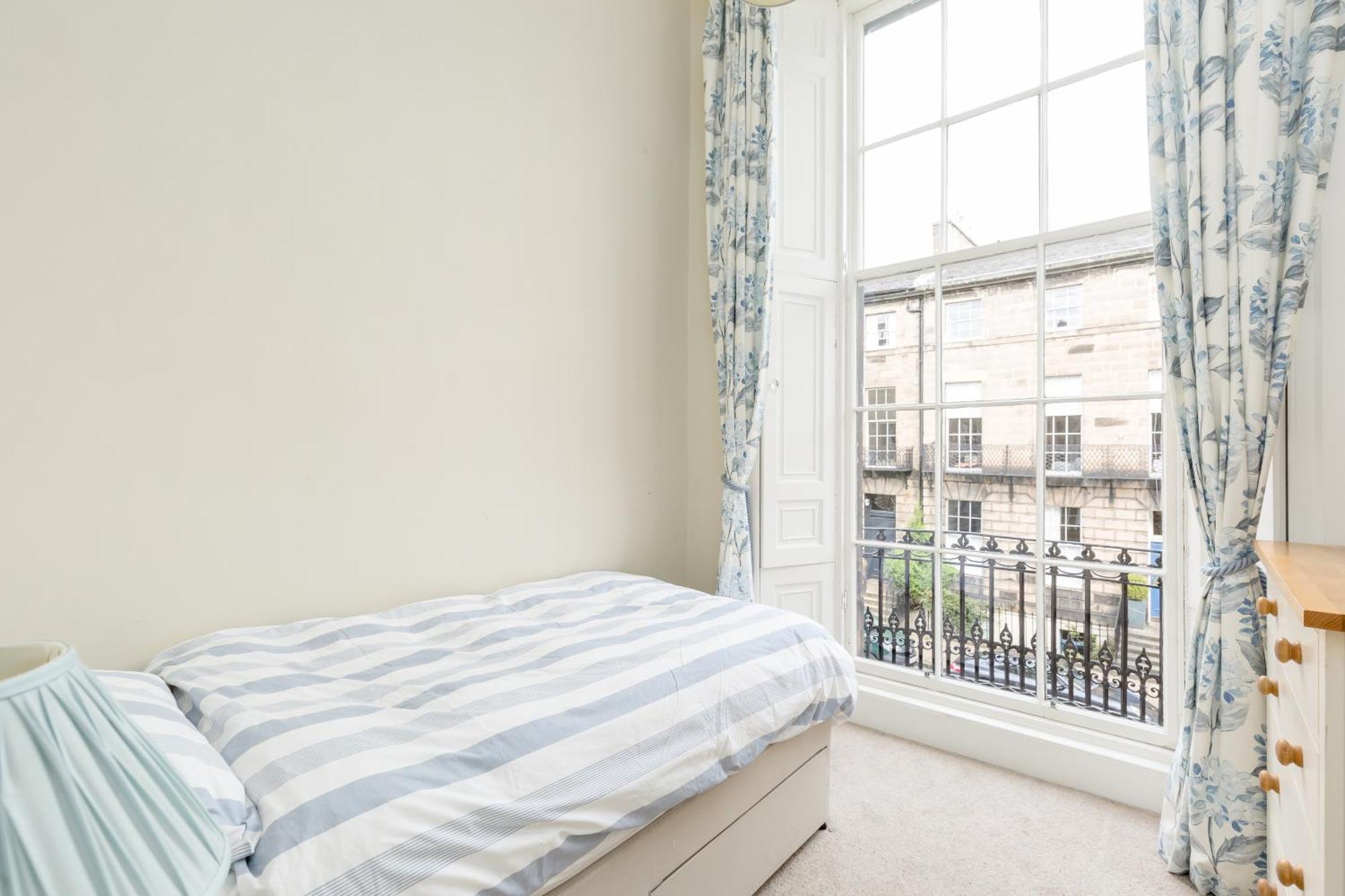 Light And Spacious 2 Bedroom Flat In Heart Of إدنبرة المظهر الخارجي الصورة